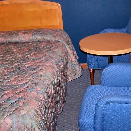 Canuck Inn And Suites